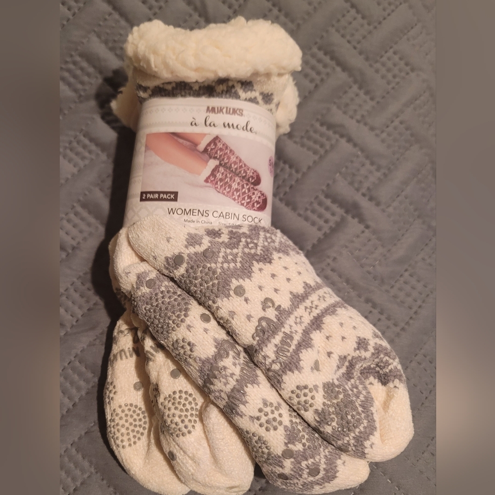 2 Pairs Muk Luks A La Mode Cabin Socks, Size: S/M (5 - 7) Women